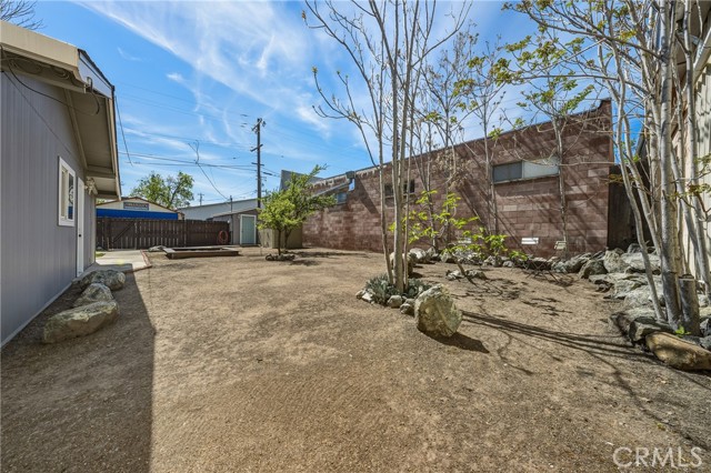 50 E, Lakeport