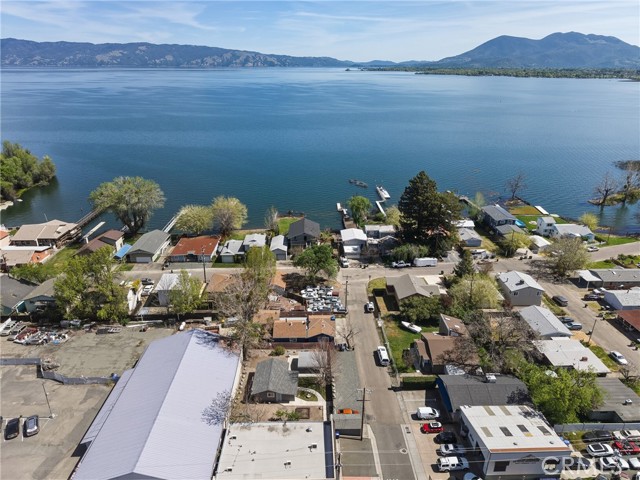 50 E, Lakeport