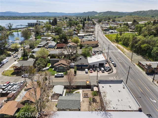 50 E, Lakeport