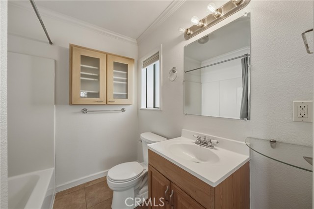 50 E, Lakeport