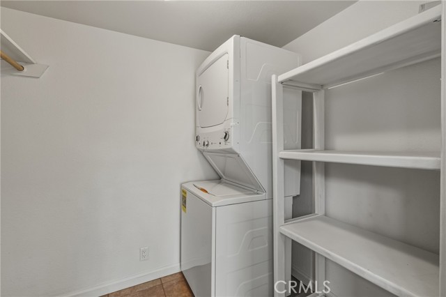 50 E, Lakeport