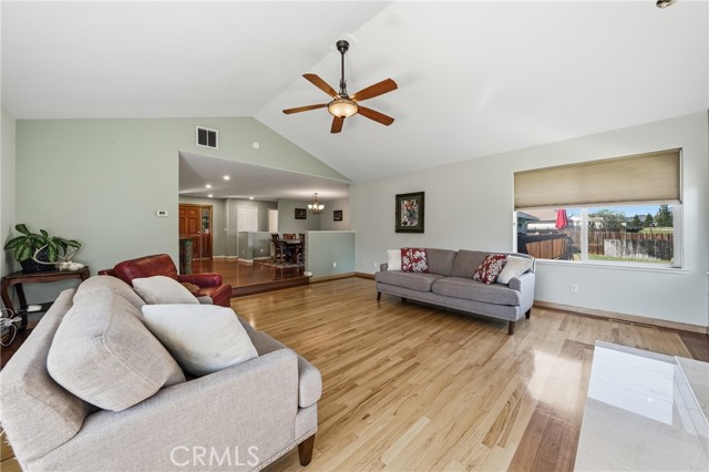 1050 Oak Park, Lakeport