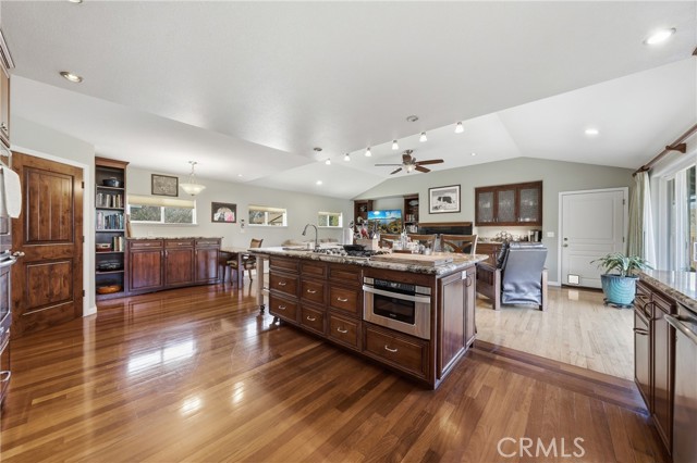 1050 Oak Park, Lakeport
