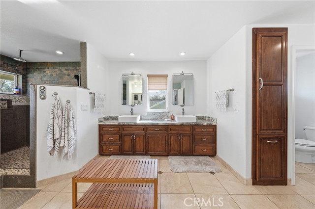 1050 Oak Park, Lakeport