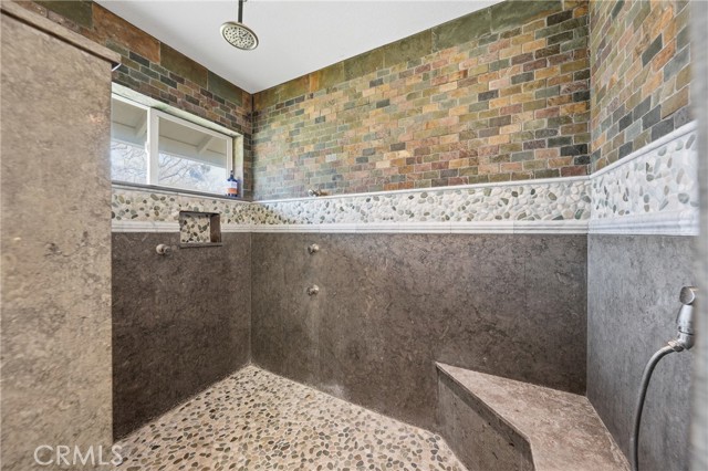 1050 Oak Park, Lakeport