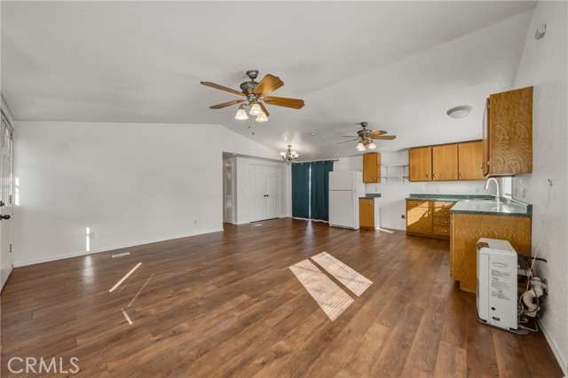 3990 Manchester Avenue, Clearlake