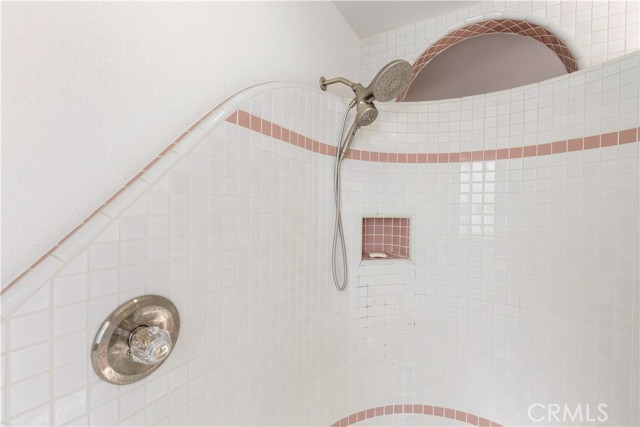 8581 Paradise Valley Boulevard, Lucerne