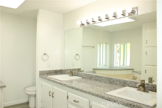 12980 Island Dr, Clearlake Oaks