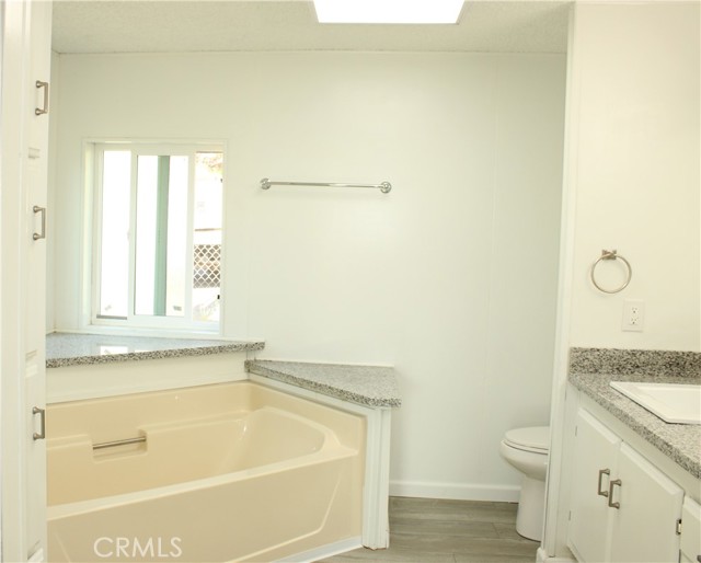 12980 Island Dr, Clearlake Oaks