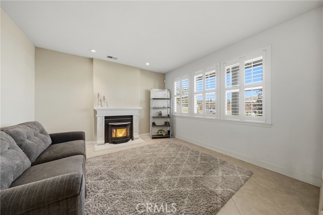 1250 Wrigley, Lakeport