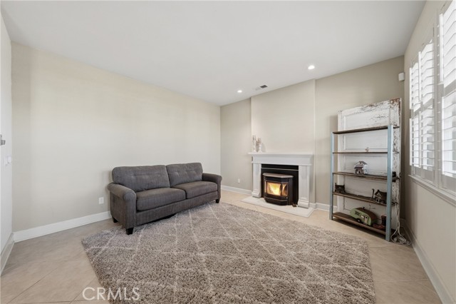 1250 Wrigley, Lakeport