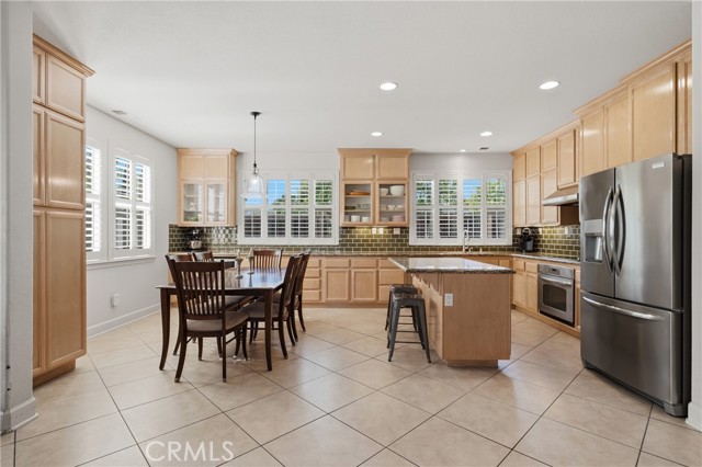 1250 Wrigley, Lakeport