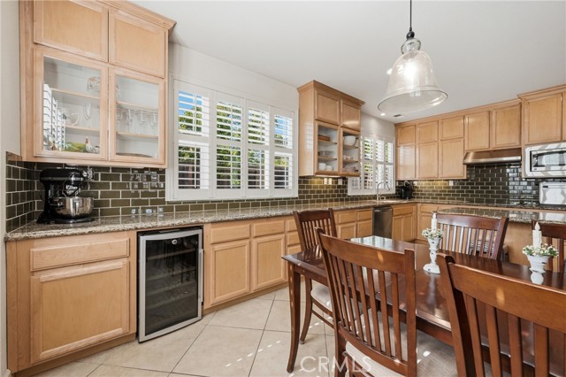 1250 Wrigley, Lakeport