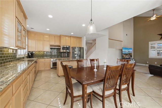 1250 Wrigley, Lakeport