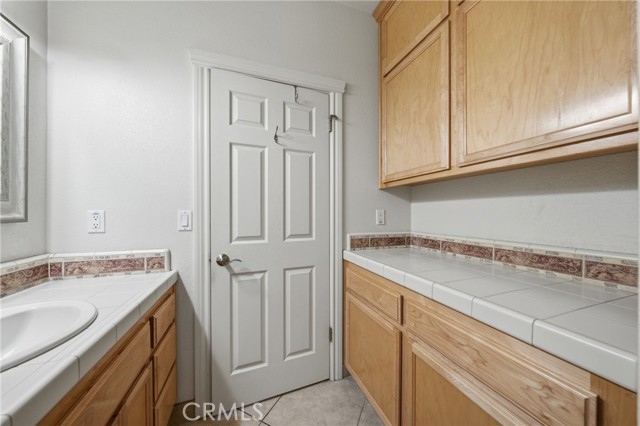 1250 Wrigley, Lakeport