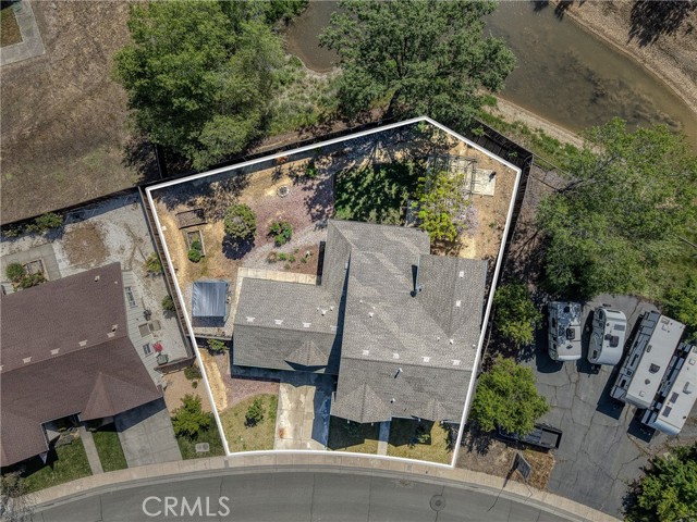 1250 Wrigley, Lakeport