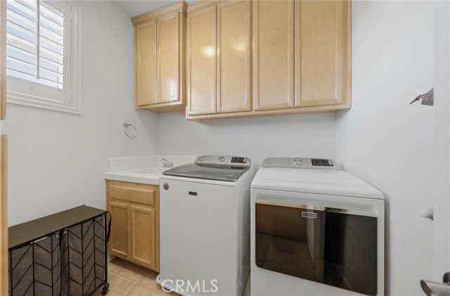 1250 Wrigley, Lakeport