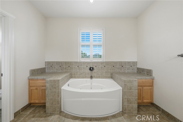 1250 Wrigley, Lakeport