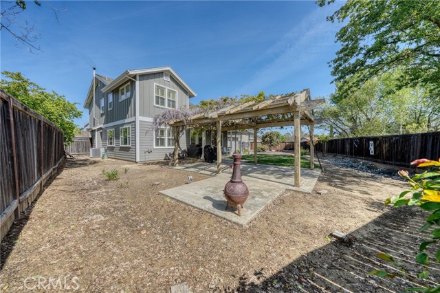1250 Wrigley, Lakeport
