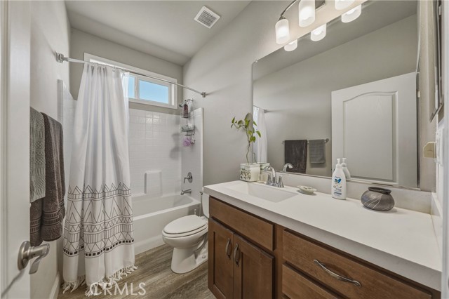 5220 Lakeshore, Lakeport