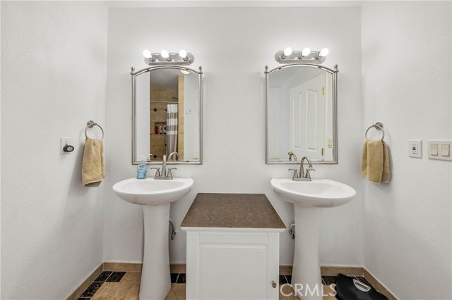 2920 Meadow Creek Road, Clearlake Oaks