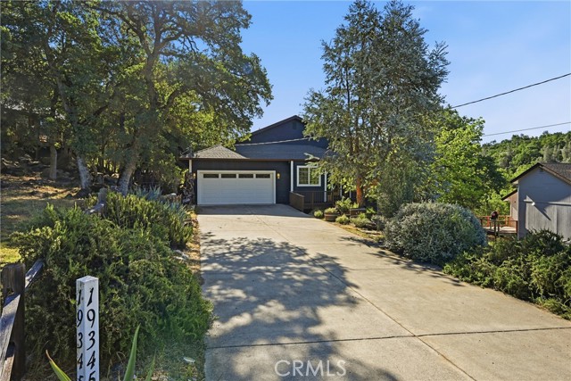 19345 Moon Ridge, Hidden Valley Lake