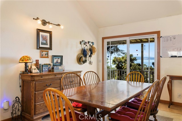 3723 Lakeview, Nice