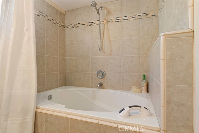 3723 Lakeview, Nice