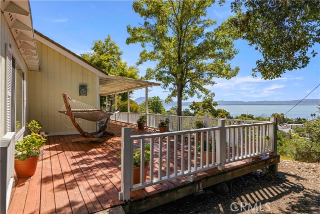 3723 Lakeview, Nice