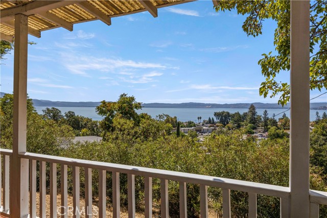 3723 Lakeview, Nice