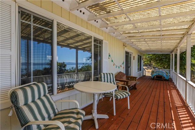3723 Lakeview, Nice