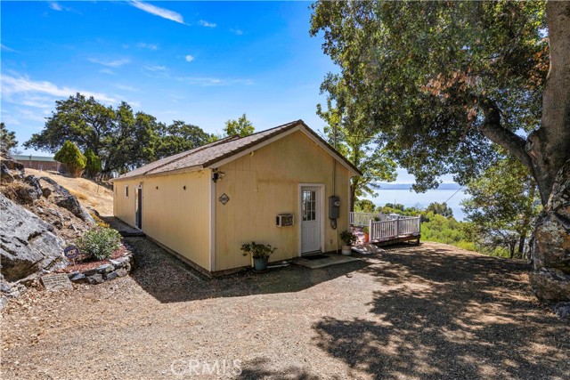 3723 Lakeview, Nice