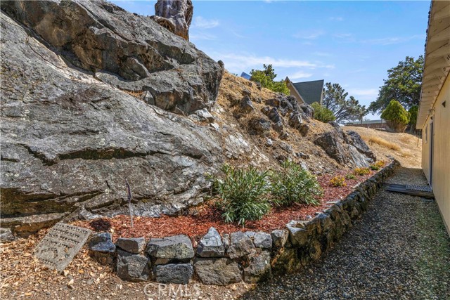 3723 Lakeview, Nice