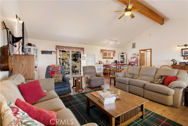 3723 Lakeview, Nice
