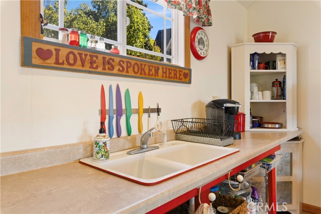 3723 Lakeview, Nice