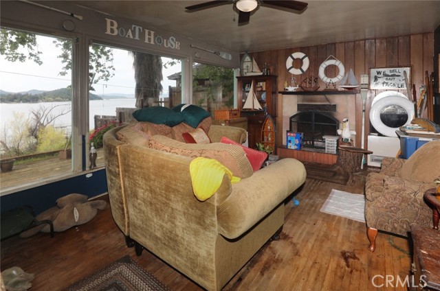 9195 Glenhaven, Glenhaven