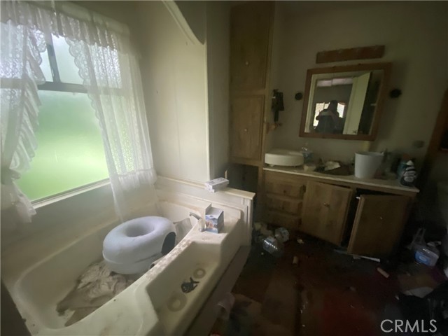 11862 Old Spruce Grove, Lower Lake