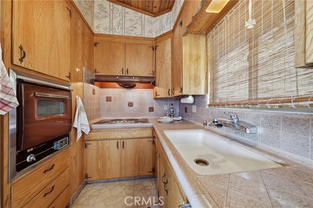 12805 Lakeshore Drive, Clearlake