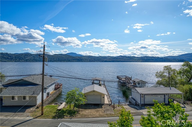 12805 Lakeshore Drive, Clearlake