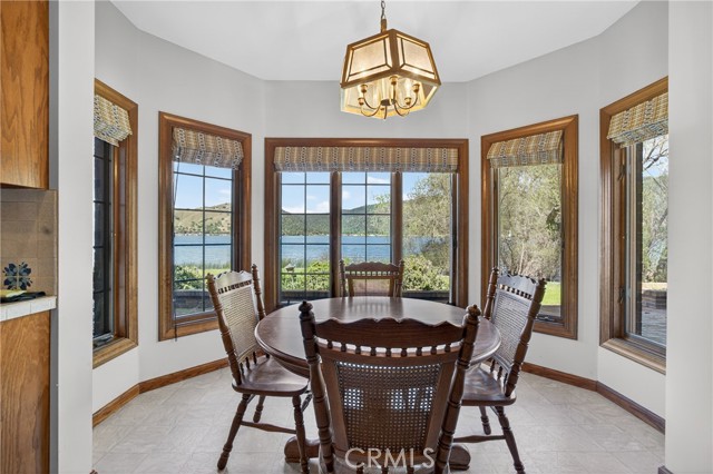 8266 Peninsula, Kelseyville