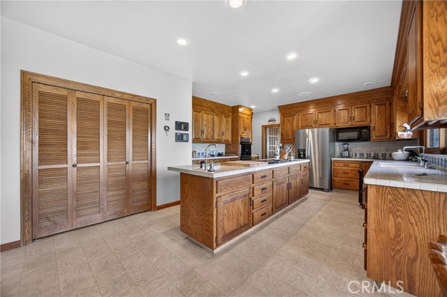 8266 Peninsula, Kelseyville