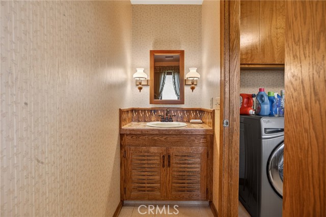 8266 Peninsula, Kelseyville