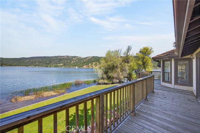 8266 Peninsula, Kelseyville