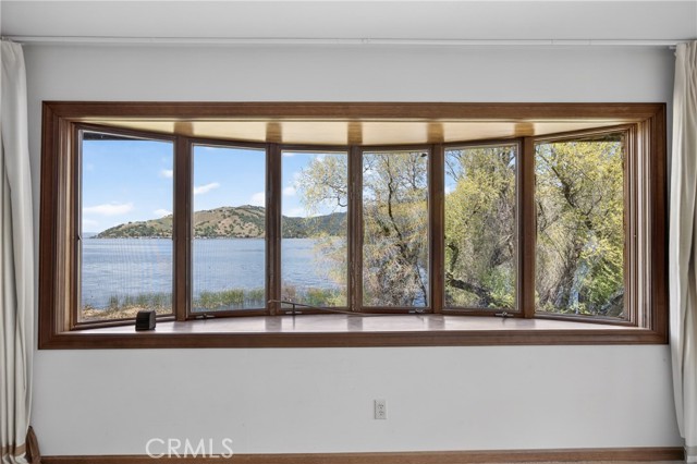 8266 Peninsula, Kelseyville