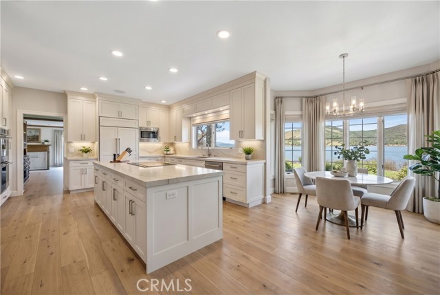 8266 Peninsula, Kelseyville