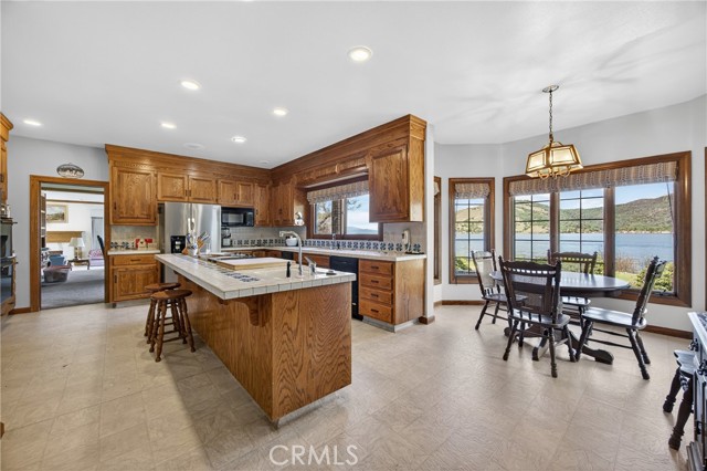 8266 Peninsula, Kelseyville