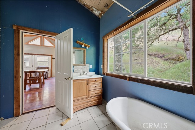 6400 Scotts Valley, Lakeport