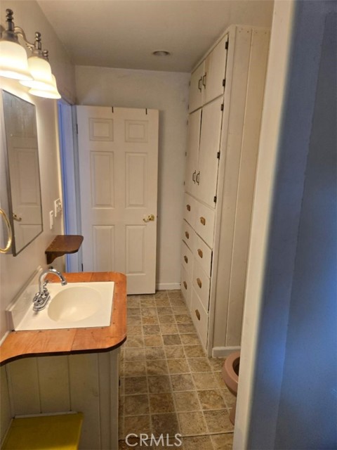 5532 Pine Avenue, Clearlake