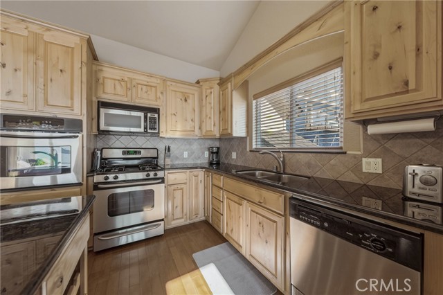 3790 Lakeshore Boulevard, Lakeport