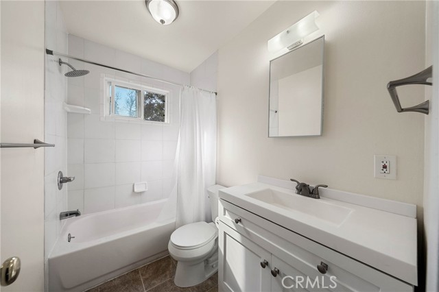 10670 Lakeshore Drive, Clearlake